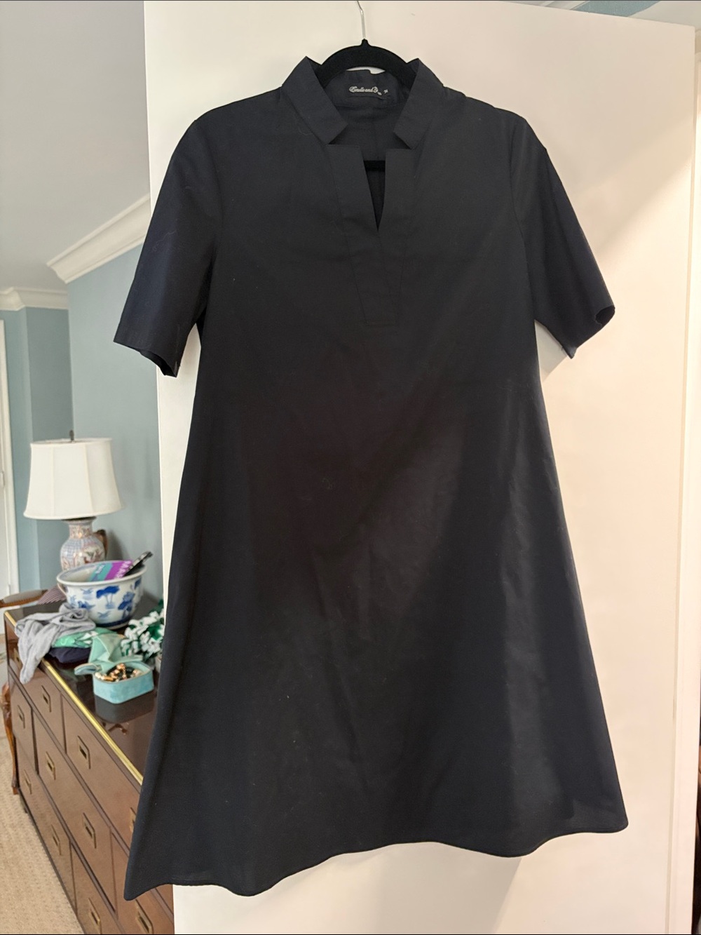 Estelle and Finn black short sleeve shift dress